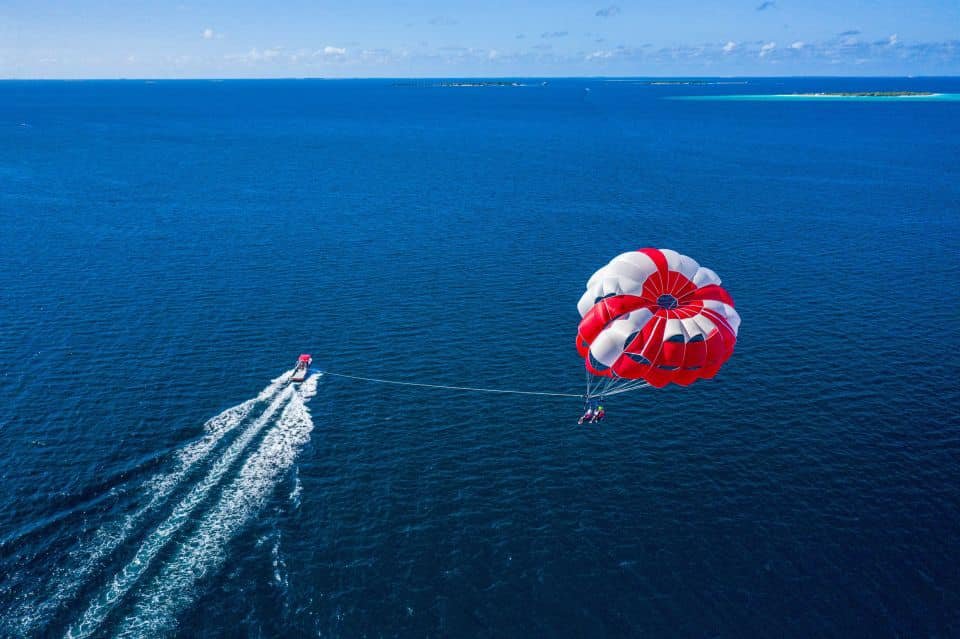 <span> 0 - 3 hours </span> Sea adventures Glass boat, snorkel, banana and parasailing